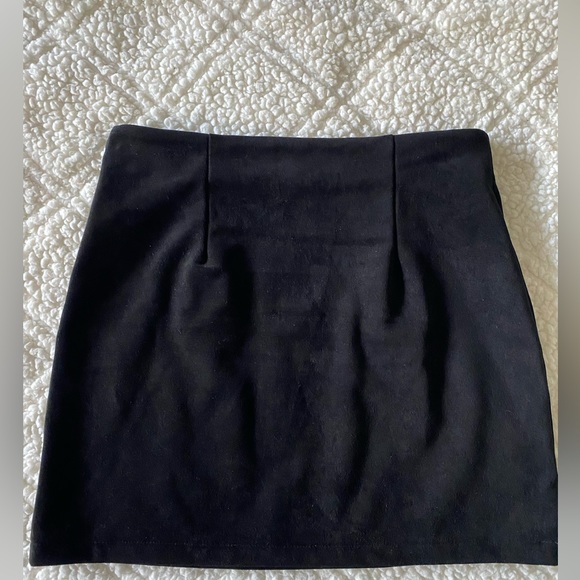 Black zipper skirt - Picture 2 of 2